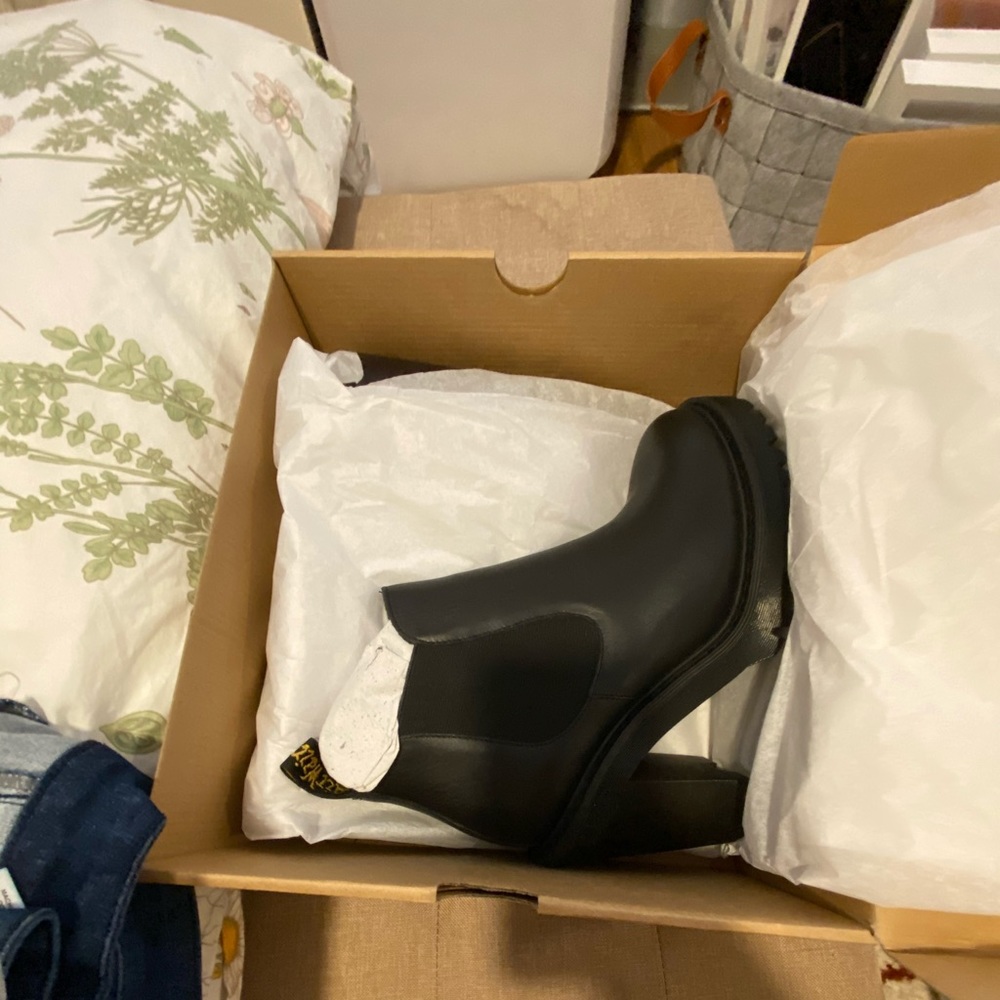 Dr. Martens Hurston Bootie